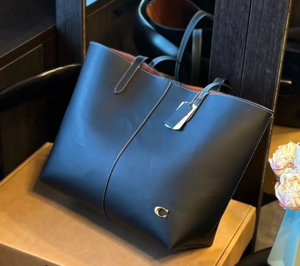 Coach North Tote Bag 32 Black