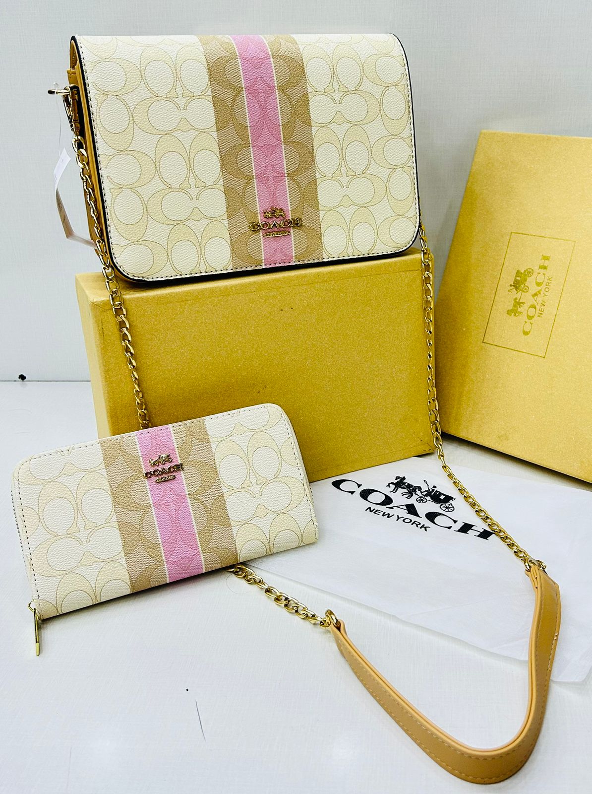 Coach crossbody bag white with a matching long wallet
