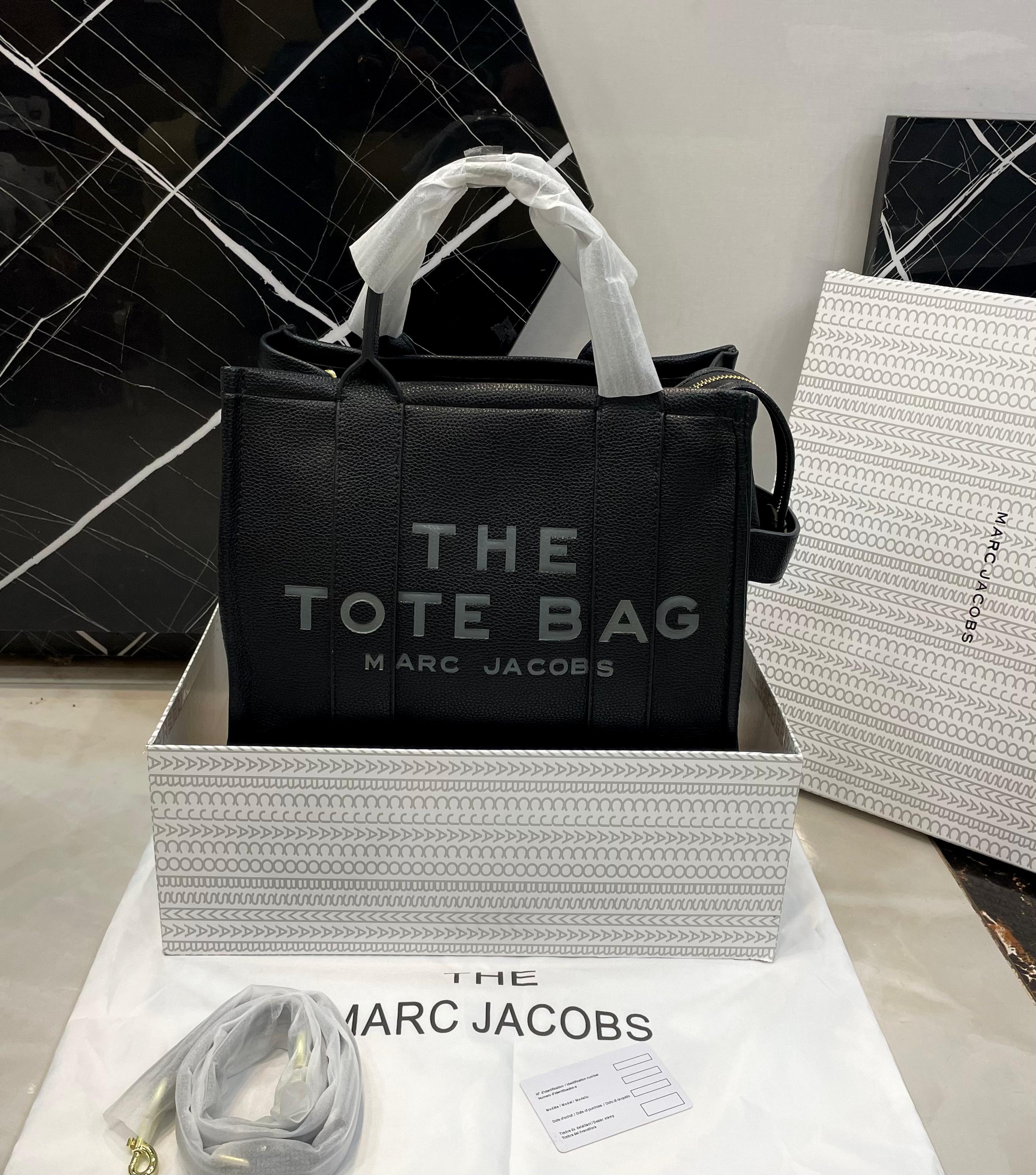 Marc Jacobs The Tote Bag Collection