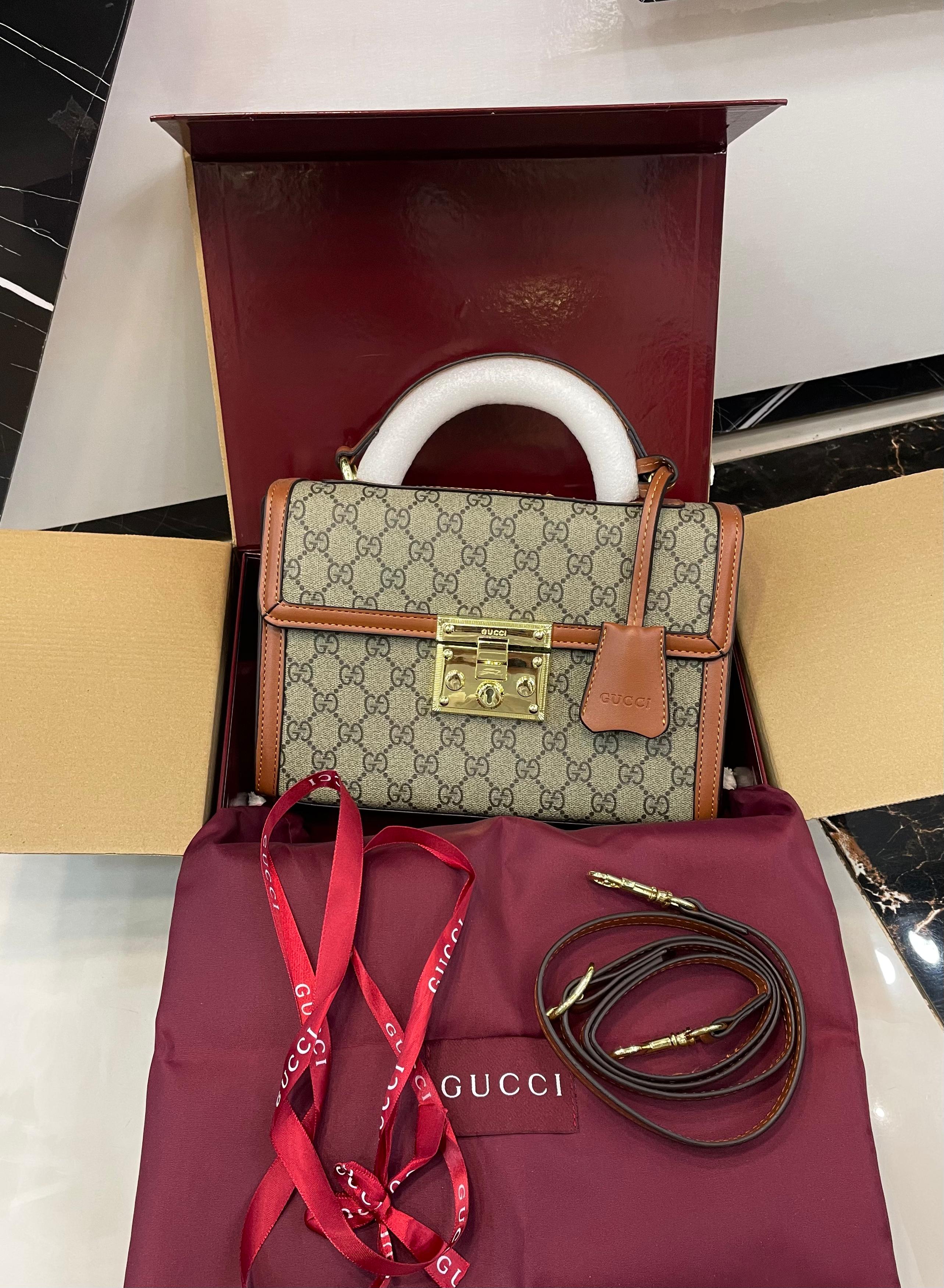Gucci Signature Crossbody Bag With Premium Box