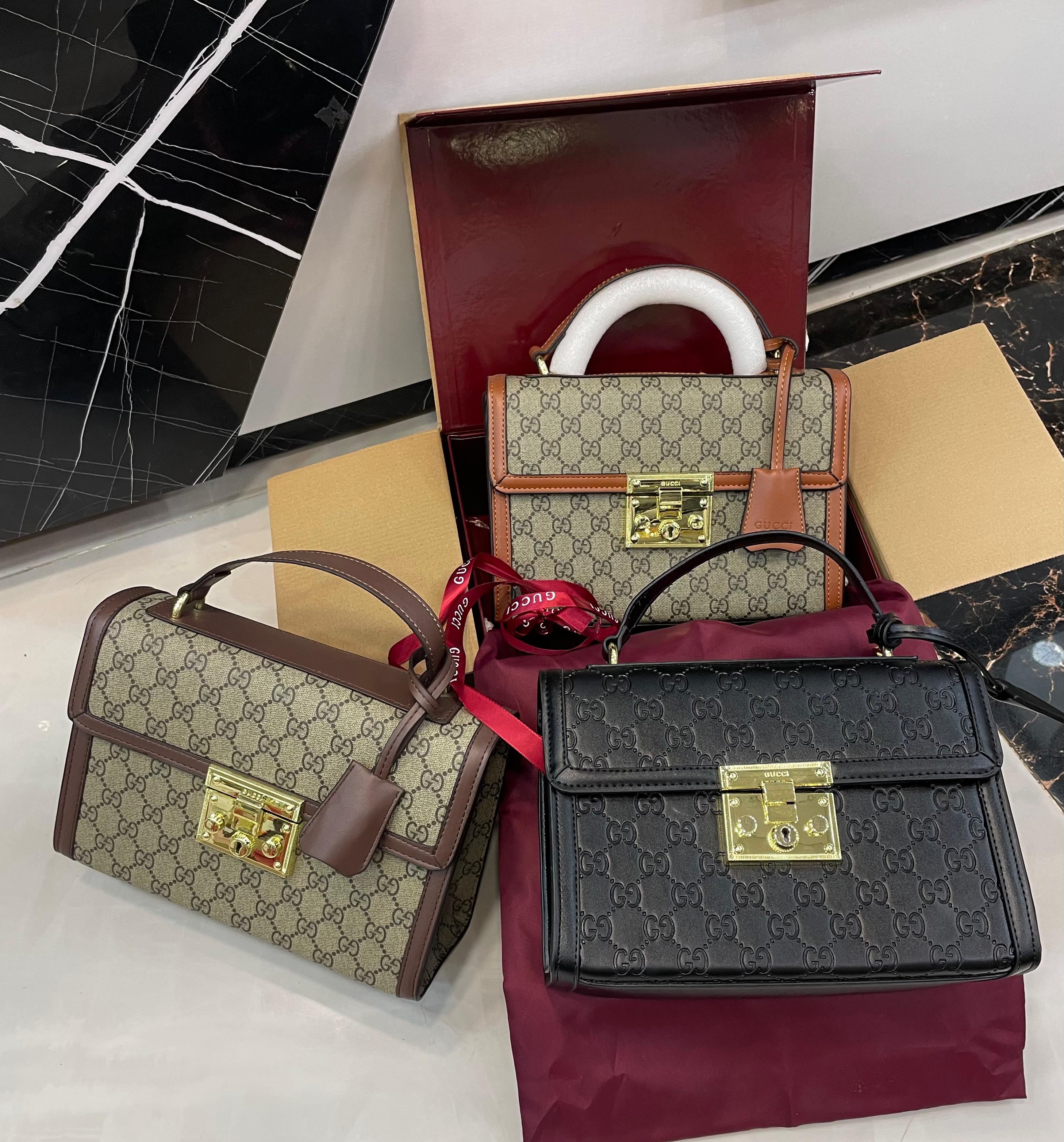 Gucci Signature Crossbody Bag With Premium Box