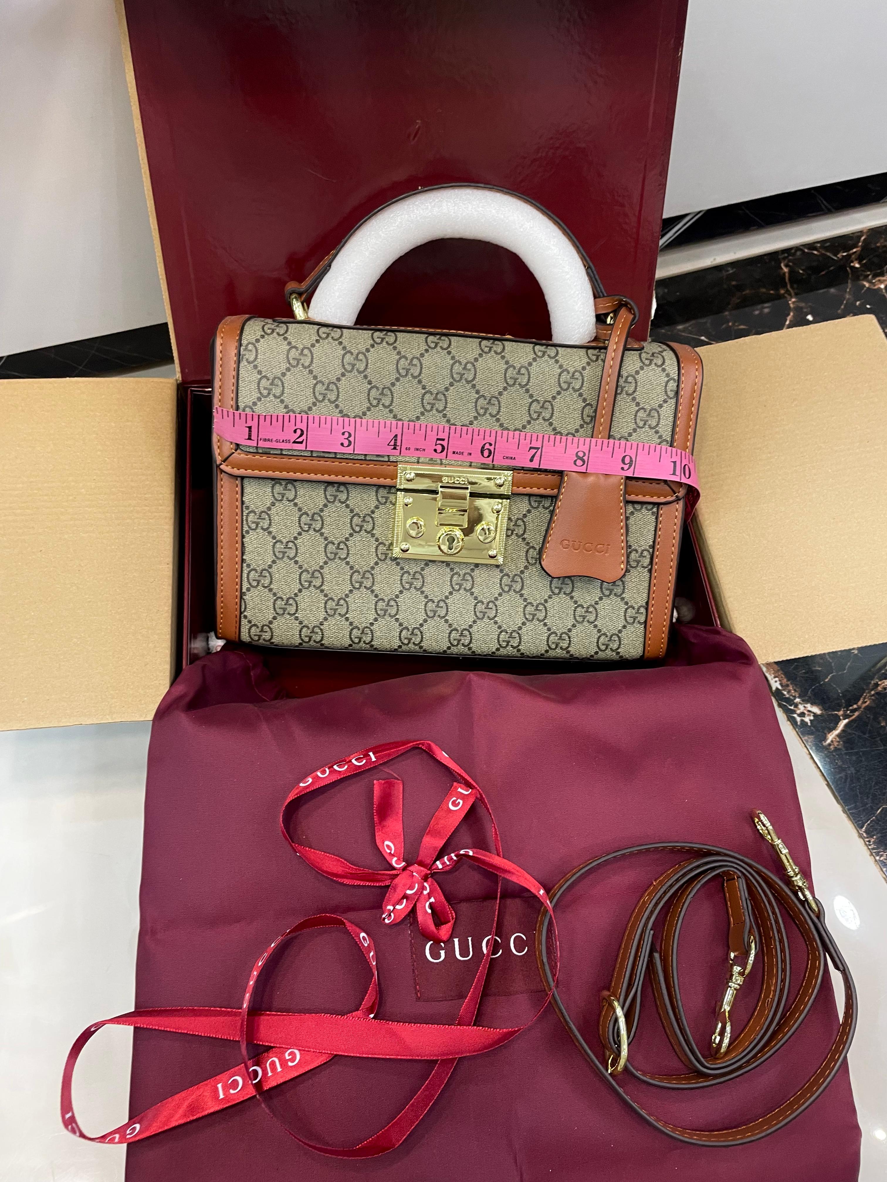 Gucci Signature Crossbody Bag With Premium Box