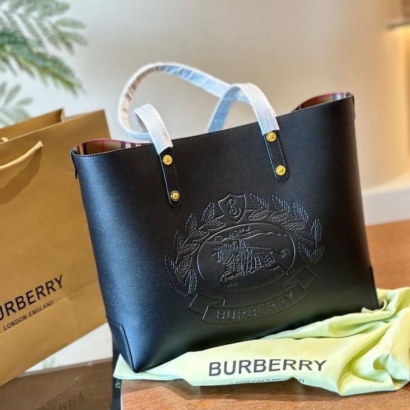 Burberry Crest Reversible Tote Bag – Black