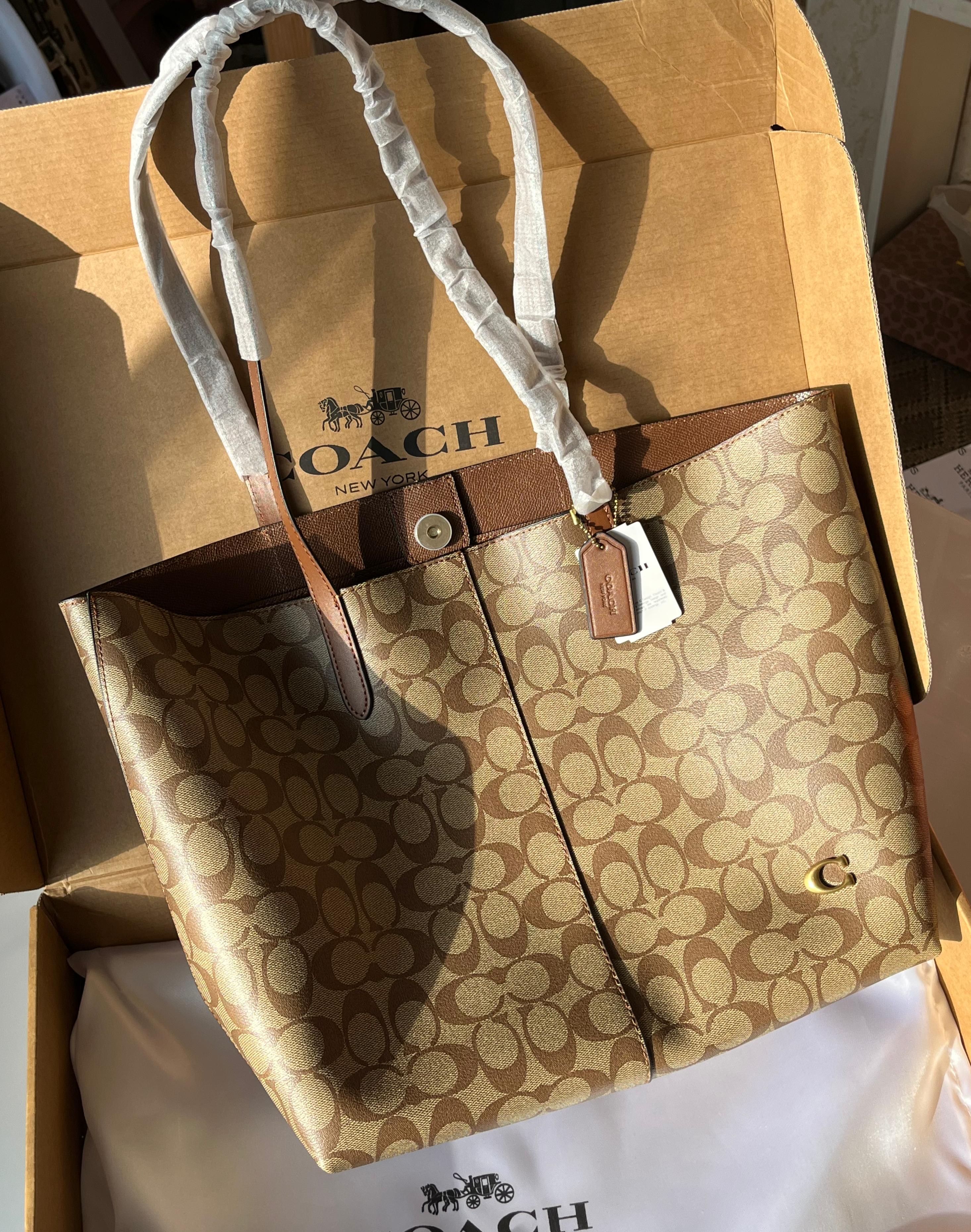 Coach North Tote Bag 32 Beige
