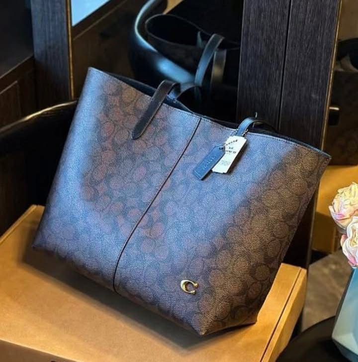 Coach North Tote Bag 32 Dark Brown